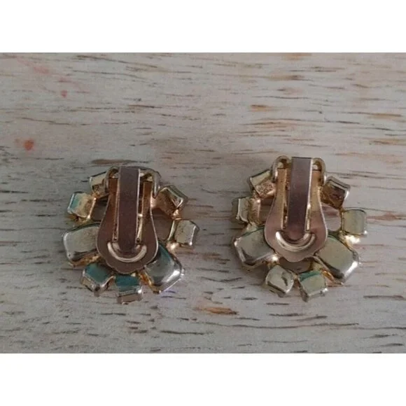 Vintage Mid Century Yellow Rhinestone Starburst Earrings Clip On - Picture 6 of 6